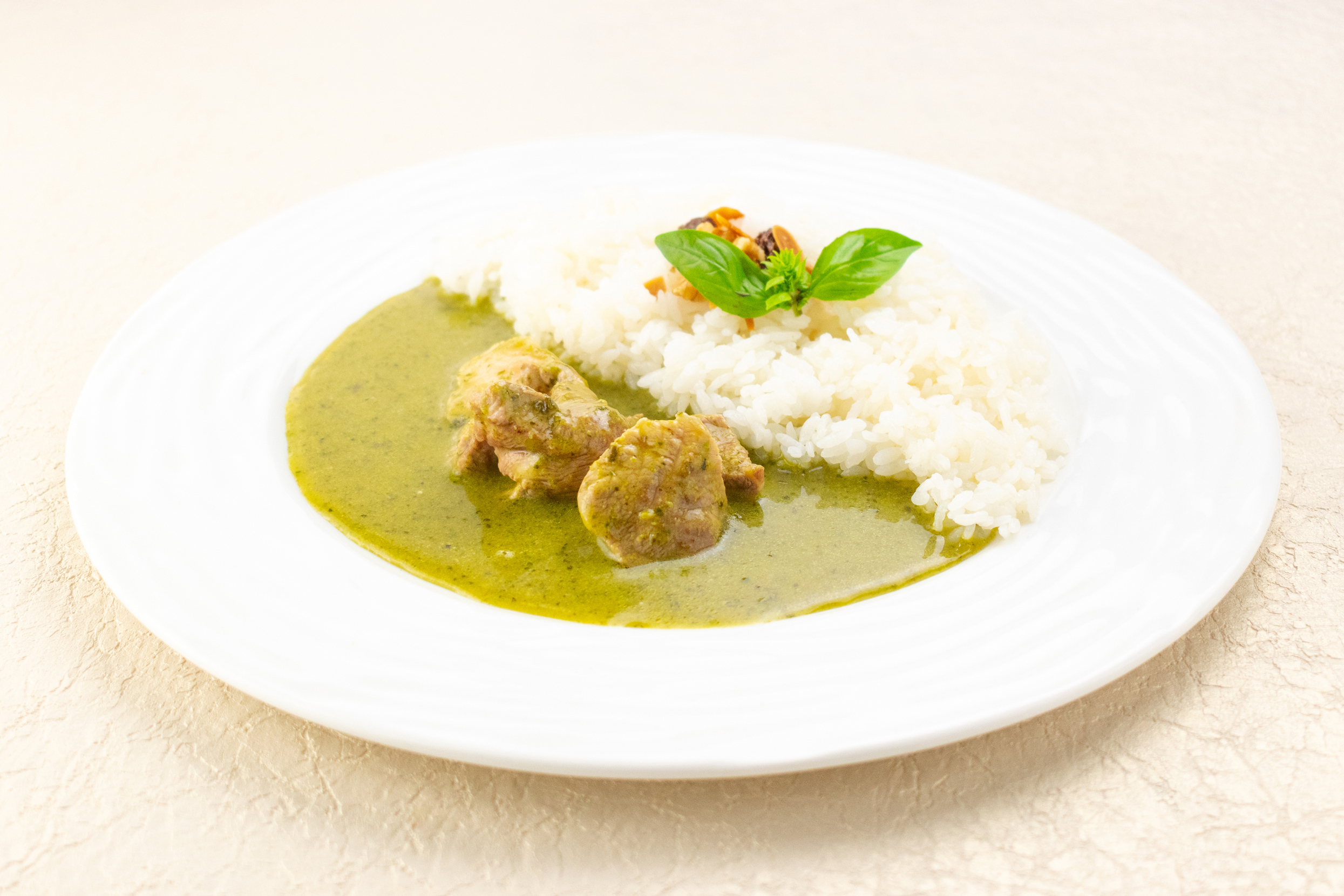 あおもりガーリック豚のハーブカレー